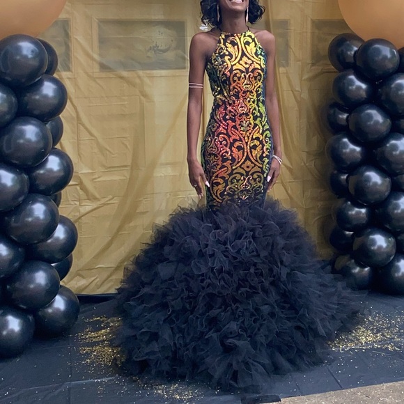Black and gold sequin mermaid dress